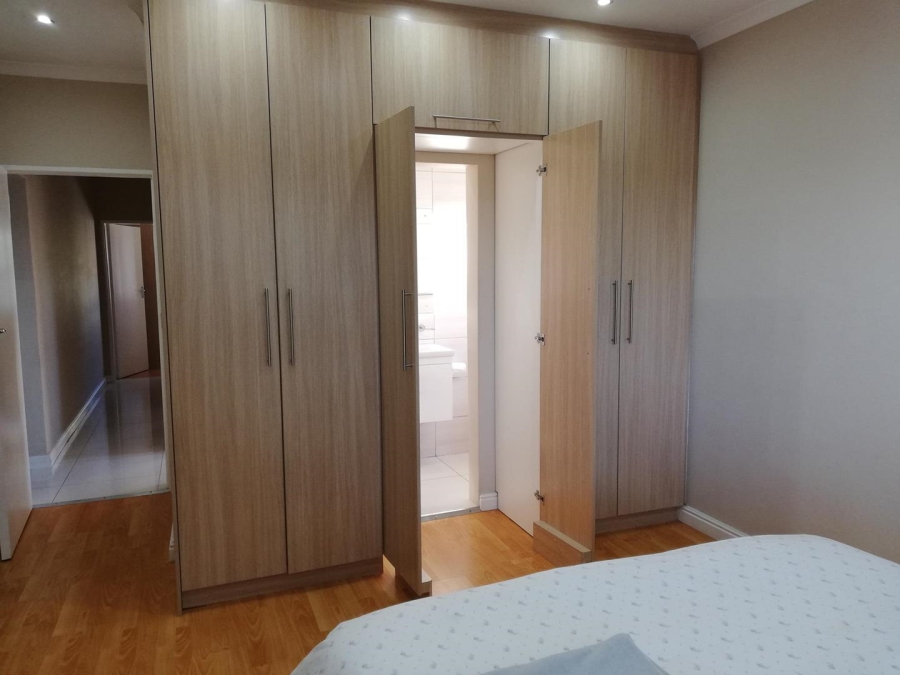 3 Bedroom Property for Sale in Claremont Western Cape